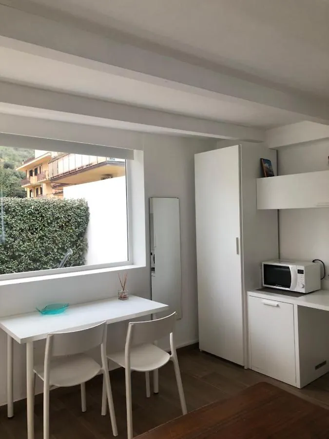 Appartement Dependance Reale à Capo dʼOrlando Séjour chez l'habitant